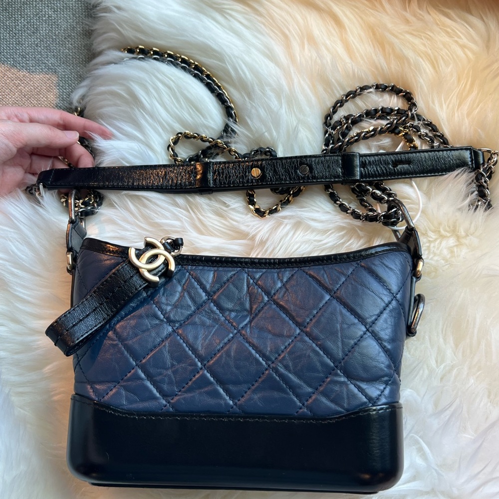 3⃣️8⃣️0⃣️0⃣️Chanel Small Gabrielle Hobo Navy